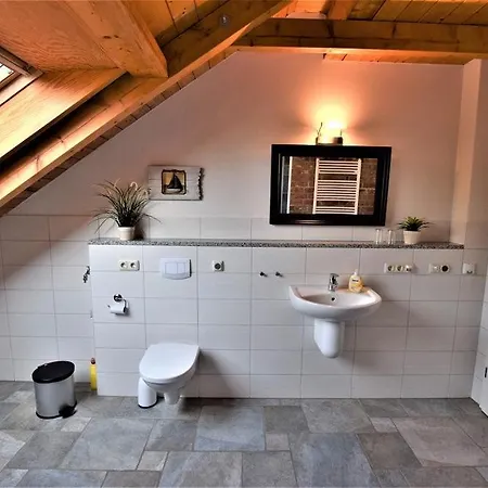 Holiday home Ostseeliebe Haus Ostseeliebe Haushaelfte Links *
