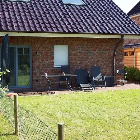 Holiday home Ostseeliebe Haus Ostseeliebe Haushaelfte Links *