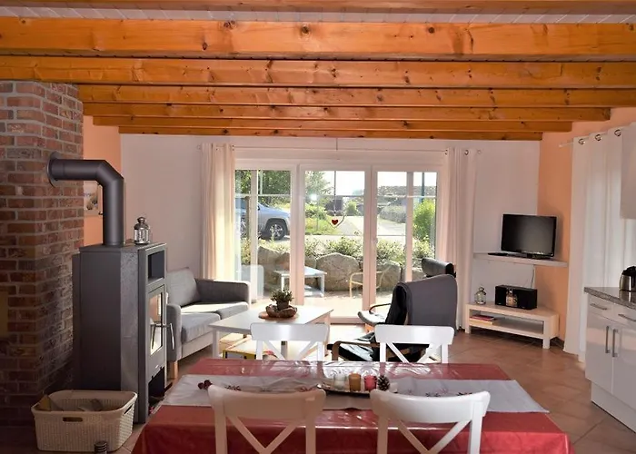 Ostseeliebe Haus Ostseeliebe Haushaelfte Links Nyaraló Hohwacht